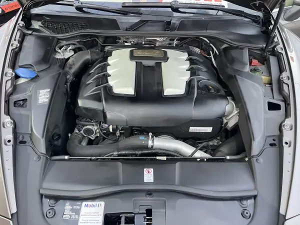 Porsche Cayenne 2011 - 25950 EUR, 237203 km - AUTO.MOTO.pt - 237203km - foto 12 de 12