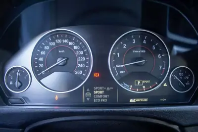 BMW 330 2016 - 21900 EUR, 146000 km - AUTO.MOTO.pt - 146000km - foto 19 de 19