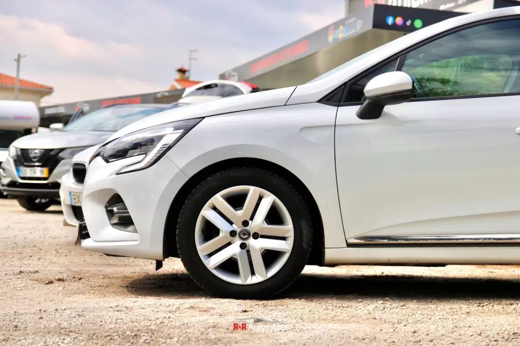 Renault Clio 2020 - 13700 EUR, 97000 km - AUTO.MOTO.pt - 97000km - foto 7 de 37
