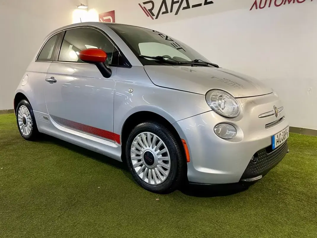 Fiat 500e 2015 - 10750 EUR, 89000 km - AUTO.MOTO.pt - 89000km - foto 10 de 26