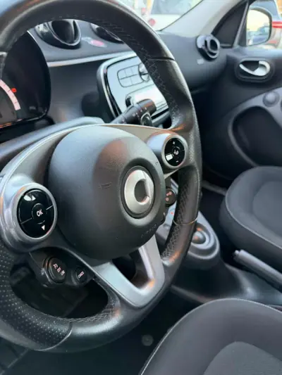Smart ForFour 2019 - 14480 EUR, 25000 km - AUTO.MOTO.pt - 25000km - foto 2 de 5