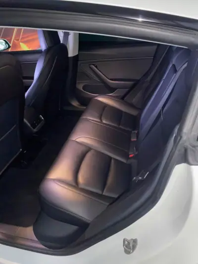 Tesla Model 3 2020 - 29900 EUR, 108726 km - AUTO.MOTO.pt - 108726km - foto 26 de 36