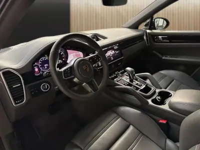 Porsche Cayenne Coupé 2020 - 68800 EUR, 146000 km - AUTO.MOTO.pt - 146000km - foto 7 de 20