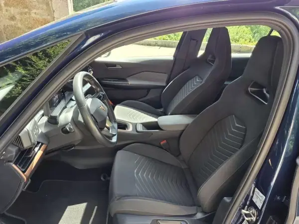 Cupra Born 2022 - 24499 EUR, 88036 km - AUTO.MOTO.pt - 88036km - foto 41 de 53