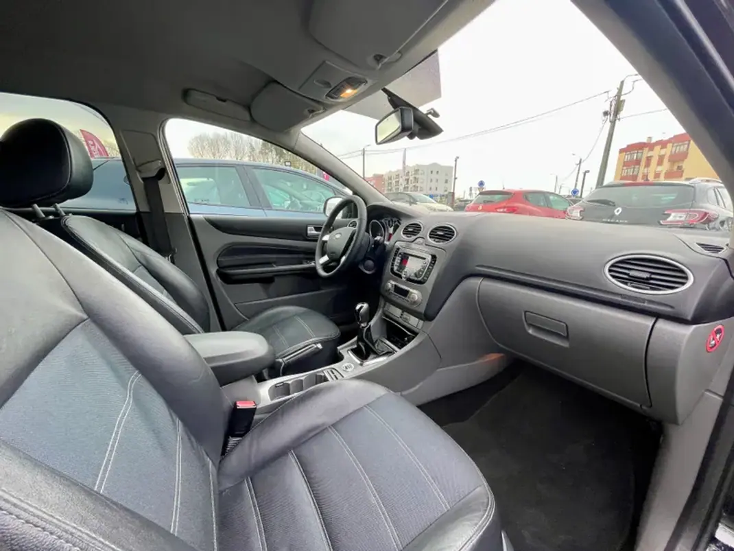 Ford Focus SW 2011 - 7750 EUR, 226741 km - AUTO.MOTO.pt - 226741km - foto 24 de 25