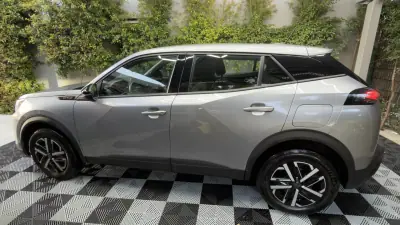 Peugeot 2008 2025 - 20900 EUR, 21878 km - AUTO.MOTO.pt - 21878km - foto 4 de 22