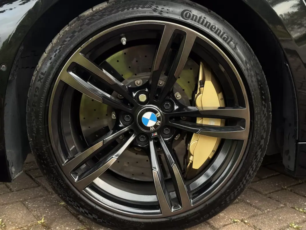 BMW M4 2017 - 58965 EUR, 120000 km - 120000km - foto 30 de 31