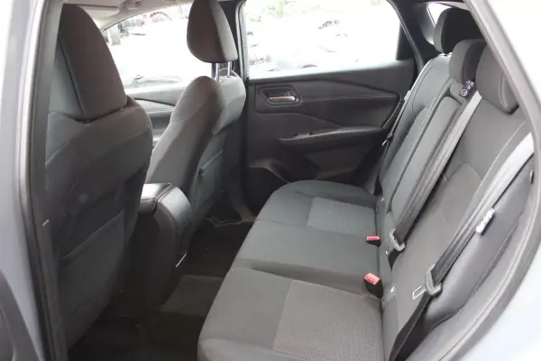 Nissan Qashqai 2023 - 25900 EUR, 42638 km - AUTO.MOTO.pt - 42638km - foto 5 de 24