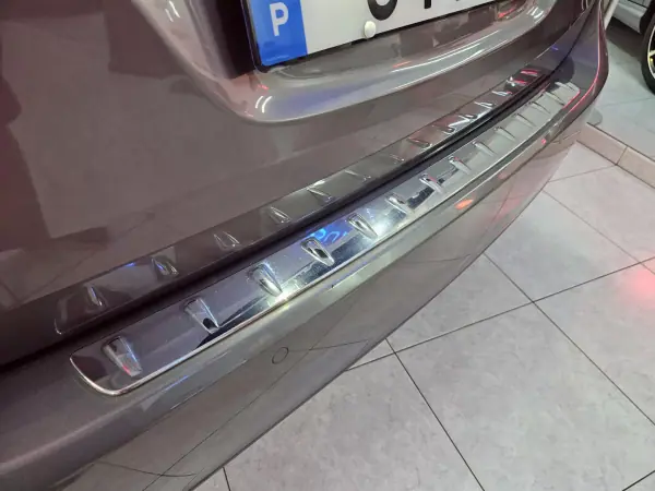 Mercedes-Benz B 180 2017 - 21900 EUR, 41938 km - AUTO.MOTO.pt - 41938km - foto 25 de 26