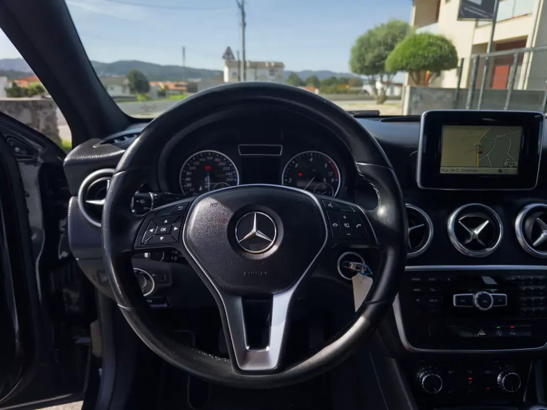 Mercedes-Benz A 180 2015 - 14990 EUR, 163000 km - 163000km - foto 18 de 37