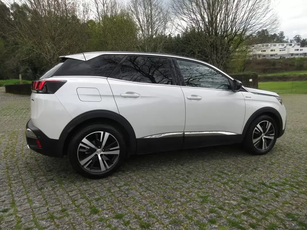 Peugeot 3008 2017 - 16990 EUR, 209000 km - 209000km - foto 10 de 48