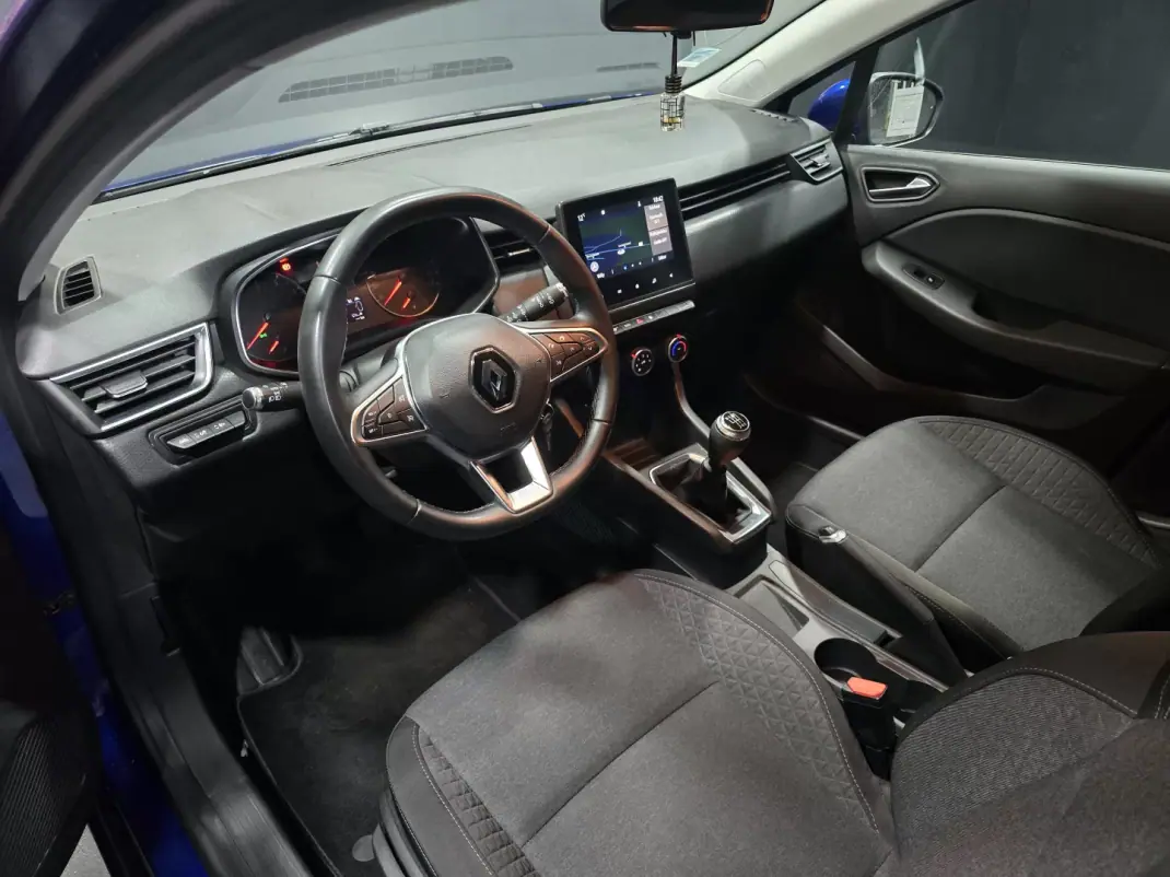 Renault Clio 2021 - 14900 EUR, 56000 km - AUTO.MOTO.pt - 56000km - foto 11 de 25