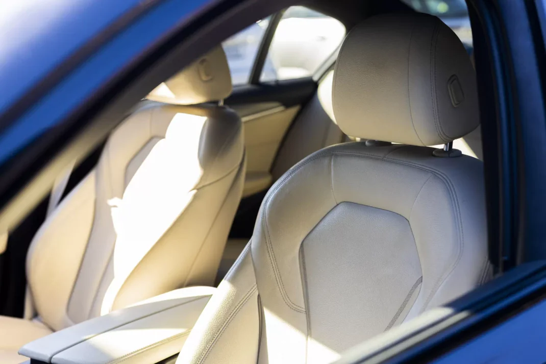 BMW 530e 2019 - 26850 EUR, 181810 km - AUTO.MOTO.pt - 181810km - foto 32 de 47