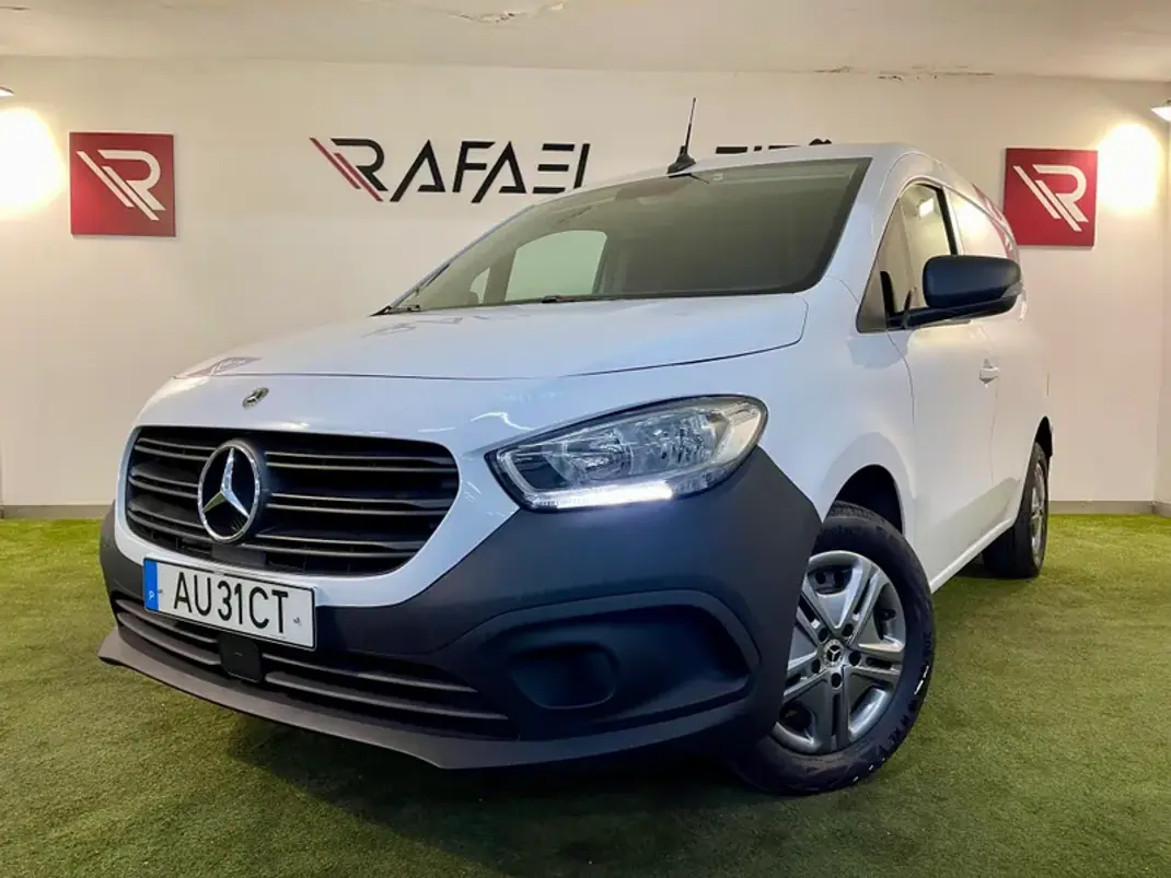 Mercedes-Benz 2022 - 17750 EUR, 45000 km - AUTO.MOTO.pt - 45000km - foto 1 de 28