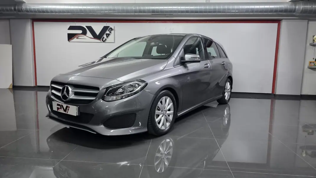 Mercedes-Benz B 180 2017 - 15990 EUR, 120000 km - AUTO.MOTO.pt - 120000km - foto 1 de 27