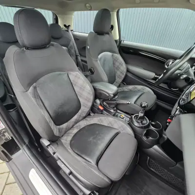 MINI Cooper 2015 - 14950 EUR, 172223 km - AUTO.MOTO.pt - 172223km - foto 21 de 22