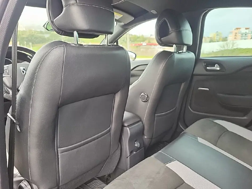 DS DS4 Crossback 2018 - 14700 EUR, 85794 km - AUTO.MOTO.pt - 85794km - foto 14 de 25