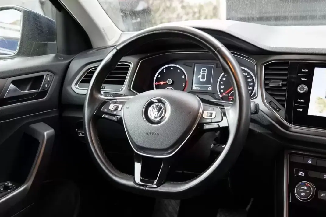 Volkswagen T-Roc 2019 - 21900 EUR, 135000 km - AUTO.MOTO.pt - 135000km - foto 31 de 48