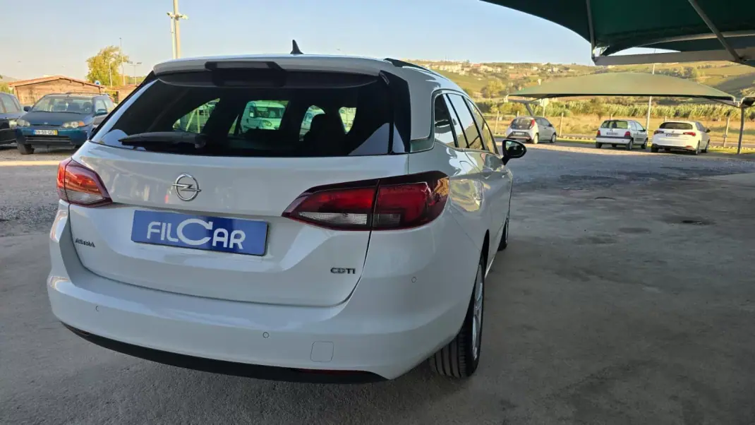 Opel Astra Sports Tourer 2017 - 11800 EUR, 141359 km - 141359km - foto 6 de 21