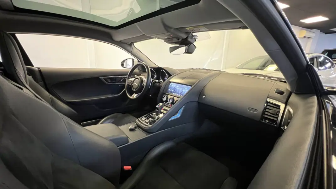 Jaguar F-Type 2019 - 47990 EUR, 45000 km - AUTO.MOTO.pt - 45000km - foto 6 de 47