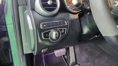 Mercedes-Benz C 300e 2021 - 21500 EUR, 165000 km - AUTO.MOTO.pt - 165000km - foto 24 de 41