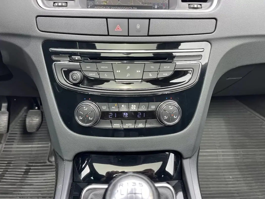 Peugeot 508 SW 2014 - 8450 EUR, 217000 km - AUTO.MOTO.pt - 217000km - foto 22 de 52