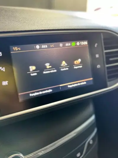 Peugeot 308 SW 2018 - 11500 EUR, 155853 km - AUTO.MOTO.pt - 155853km - foto 23 de 38