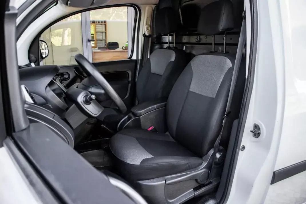 Renault Kangoo E-Tech Confort 2020 - 10750 EUR, 63577 km - AUTO.MOTO.pt - 63577km - foto 27 de 27