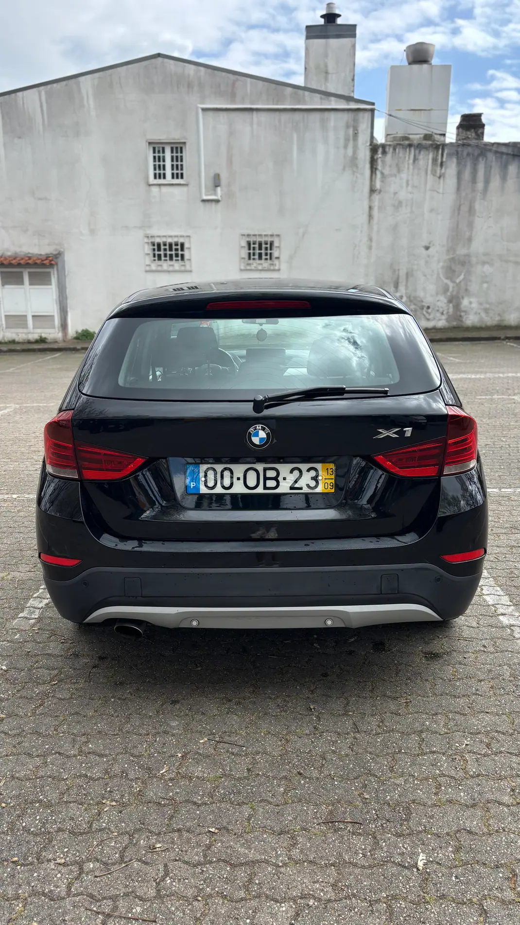 BMW X1 2013 - 11000 EUR, 200000 km - AUTO.MOTO.pt - 200000km - foto 4 de 15
