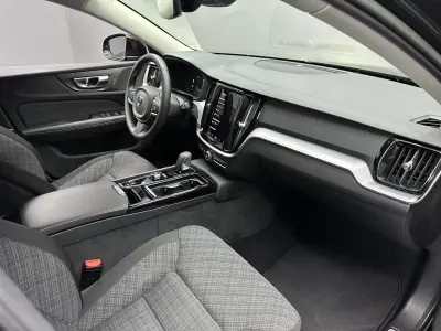 Volvo V60 2023 - 37500 EUR, 75000 km - AUTO.MOTO.pt - 75000km - foto 14 de 38
