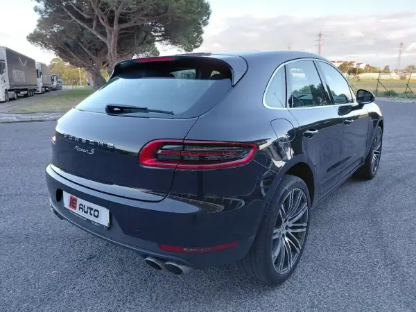 Porsche Macan 2014 - 38490 EUR, 168209 km - AUTO.MOTO.pt - 168209km - foto 12 de 37