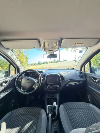 Renault Captur 2019 - 14900 EUR, 98836 km - AUTO.MOTO.pt - 98836km - foto 7 de 9