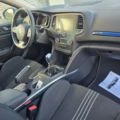 Renault Mégane 2016 - 12950 EUR, 114140 km - AUTO.MOTO.pt - 114140km - foto 22 de 42