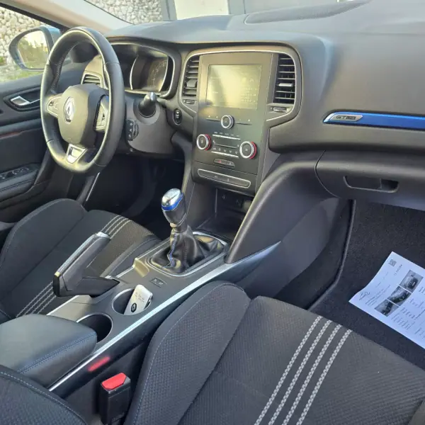 Renault Mégane 2016 - 12950 EUR, 114140 km - AUTO.MOTO.pt - 114140km - foto 22 de 42