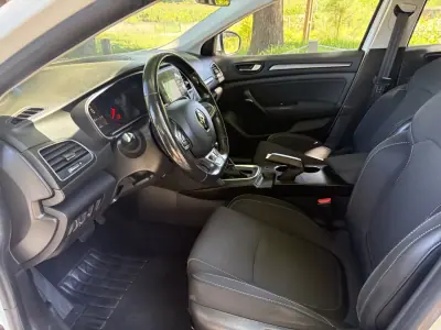Renault Mégane 2022 - 17500 EUR, 149000 km - 149000km - foto 11 de 18