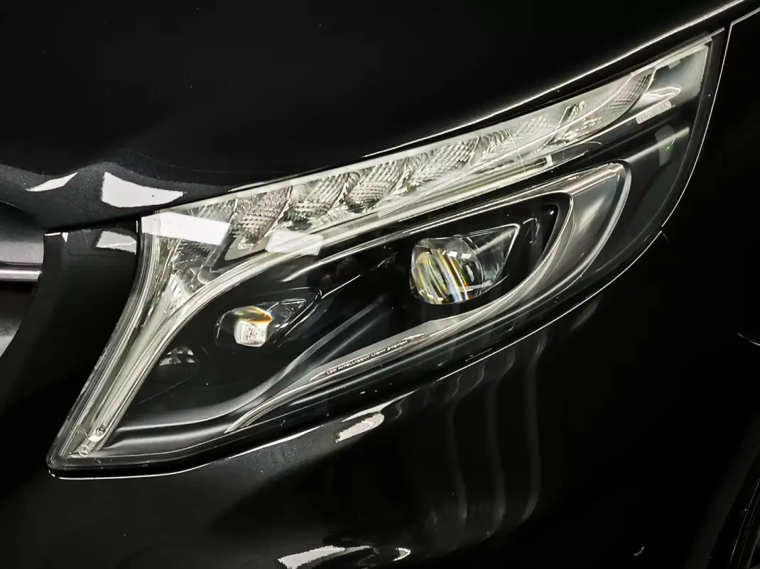Mercedes-Benz Vito Tourer 2022 - 45950 EUR, 95000 km - AUTO.MOTO.pt - 95000km - foto 35 de 36