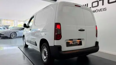 Citroën Berlingo 2020 - 11990 EUR, 199440 km - 199440km - foto 6 de 19