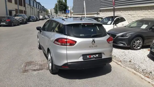 Renault Clio Sport Tourer 2018 - 11500 EUR, 89764 km - AUTO.MOTO.pt - 89764km - foto 21 de 46