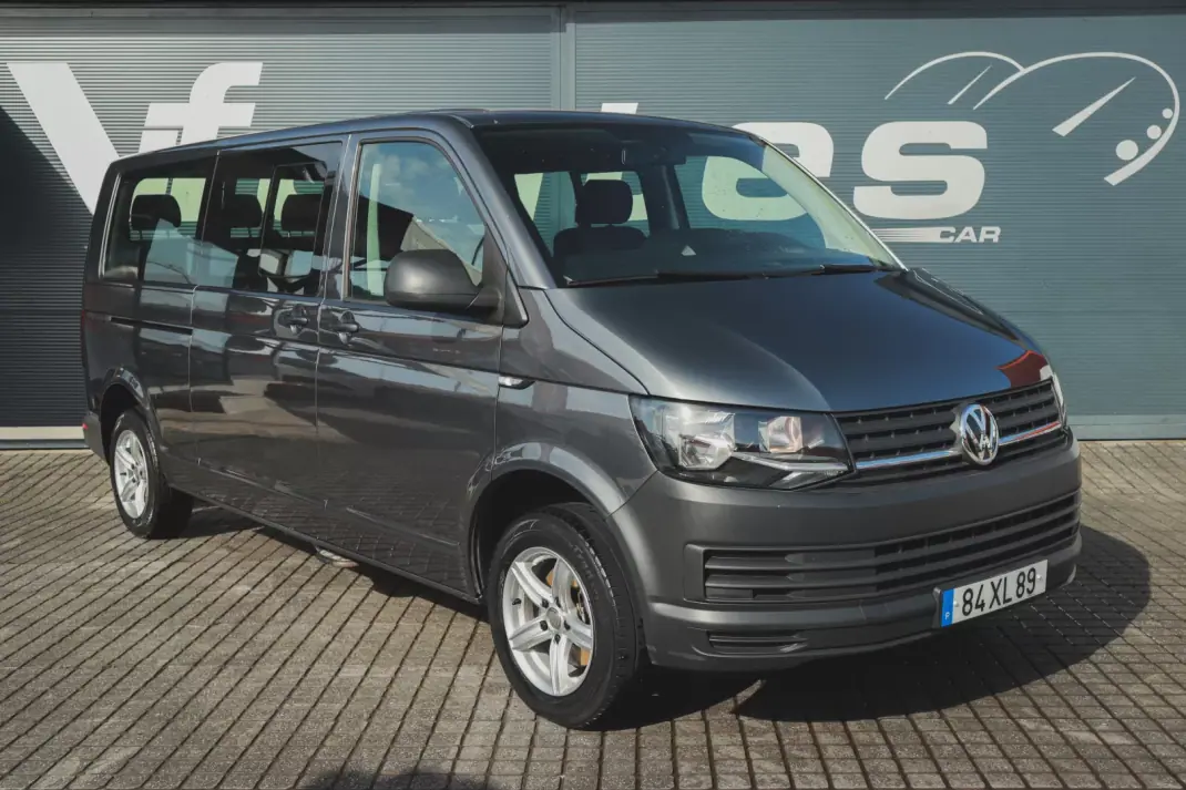 Volkswagen Transporter 2019 - 26950 EUR, 201710 km - AUTO.MOTO.pt - 201710km - foto 1 de 25