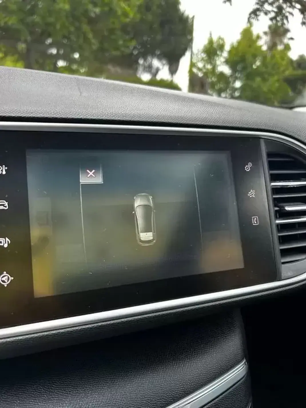 Peugeot 308 2015 - 11900 EUR, 210000 km - AUTO.MOTO.pt - 210000km - foto 31 de 36
