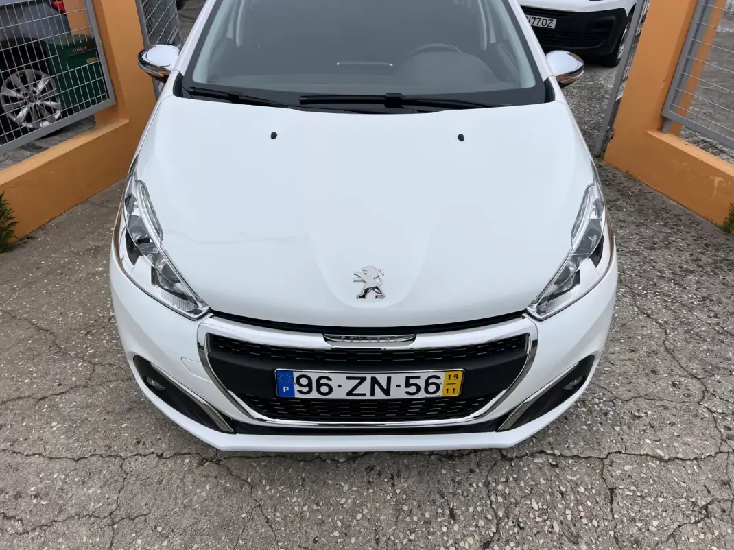 Peugeot 208 2019 - 10450 EUR, 92371 km - 92371km - foto 6 de 12