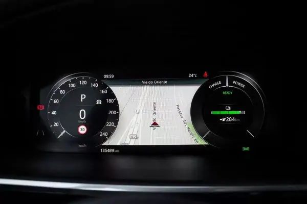 Jaguar I-Pace 2021 - 28750 EUR, 135489 km - AUTO.MOTO.pt - 135489km - foto 16 de 43
