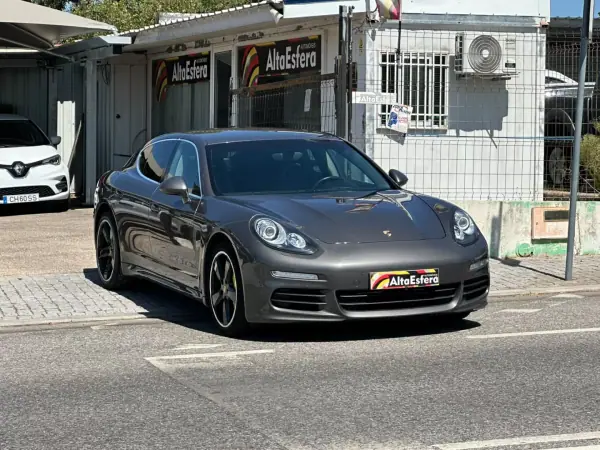 Porsche Panamera 2015 - 39900 EUR, 124815 km - AUTO.MOTO.pt - 124815km - foto 11 de 41