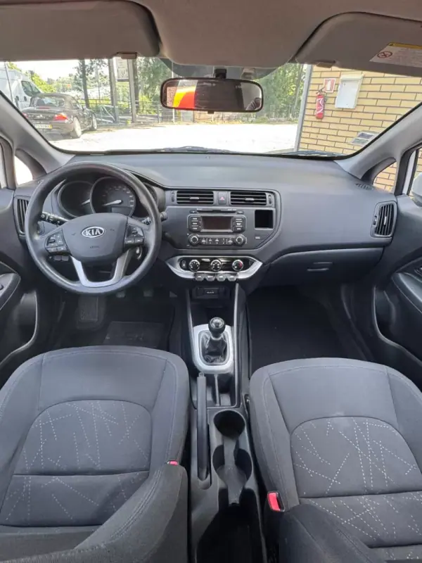 Kia Rio 2011 - 7400 EUR, 155000 km - AUTO.MOTO.pt - 155000km - foto 11 de 11