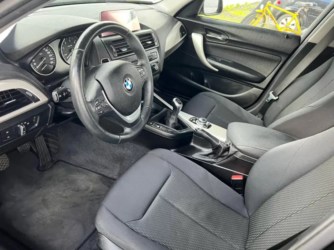 BMW 118 2015 - 13500 EUR, 175200 km - AUTO.MOTO.pt - 175200km - foto 10 de 12