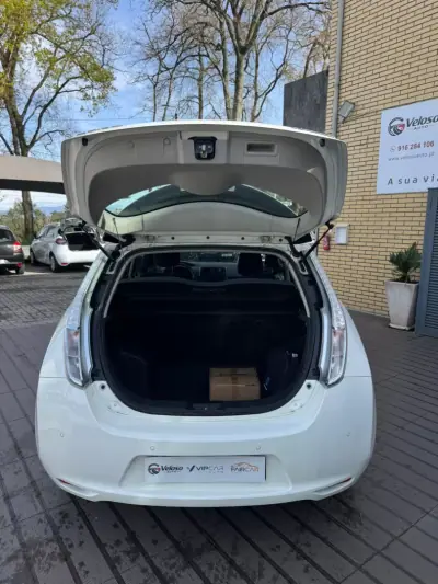 Nissan Leaf 2017 - 7900 EUR, 117534 km - AUTO.MOTO.pt - 117534km - foto 6 de 15