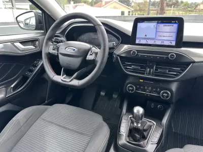 Ford Focus 2018 - 10900 EUR, 100000 km - AUTO.MOTO.pt - 100000km - foto 28 de 56