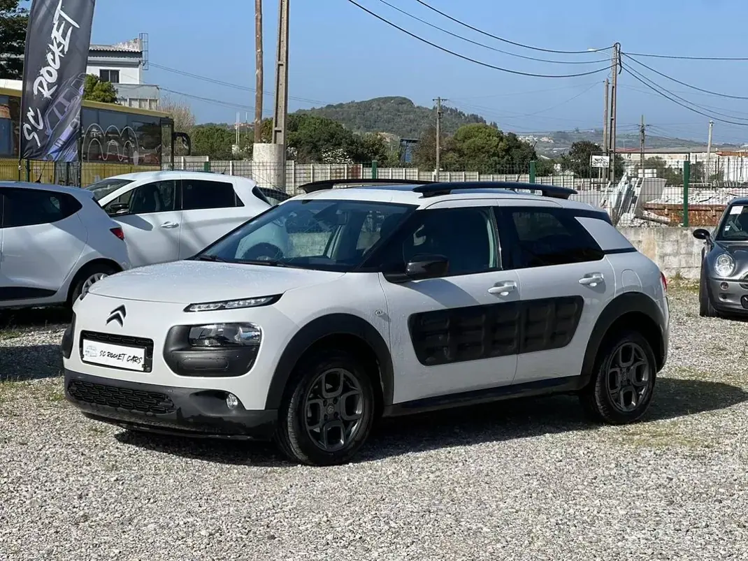 Citroën C4 Cactus 2017 - 10900 EUR, 69000 km - AUTO.MOTO.pt - 69000km - foto 2 de 16