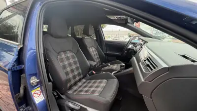 Volkswagen Polo 2019 - 22990 EUR, 130000 km - AUTO.MOTO.pt - 130000km - foto 9 de 32