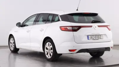 Renault Mégane Sport Tourer 2020 - 9950 EUR, 68500 km - AUTO.MOTO.pt - 68500km - foto 4 de 17